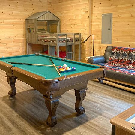 The Lazy Bear Villa Pigeon Forge Eksteriør billede