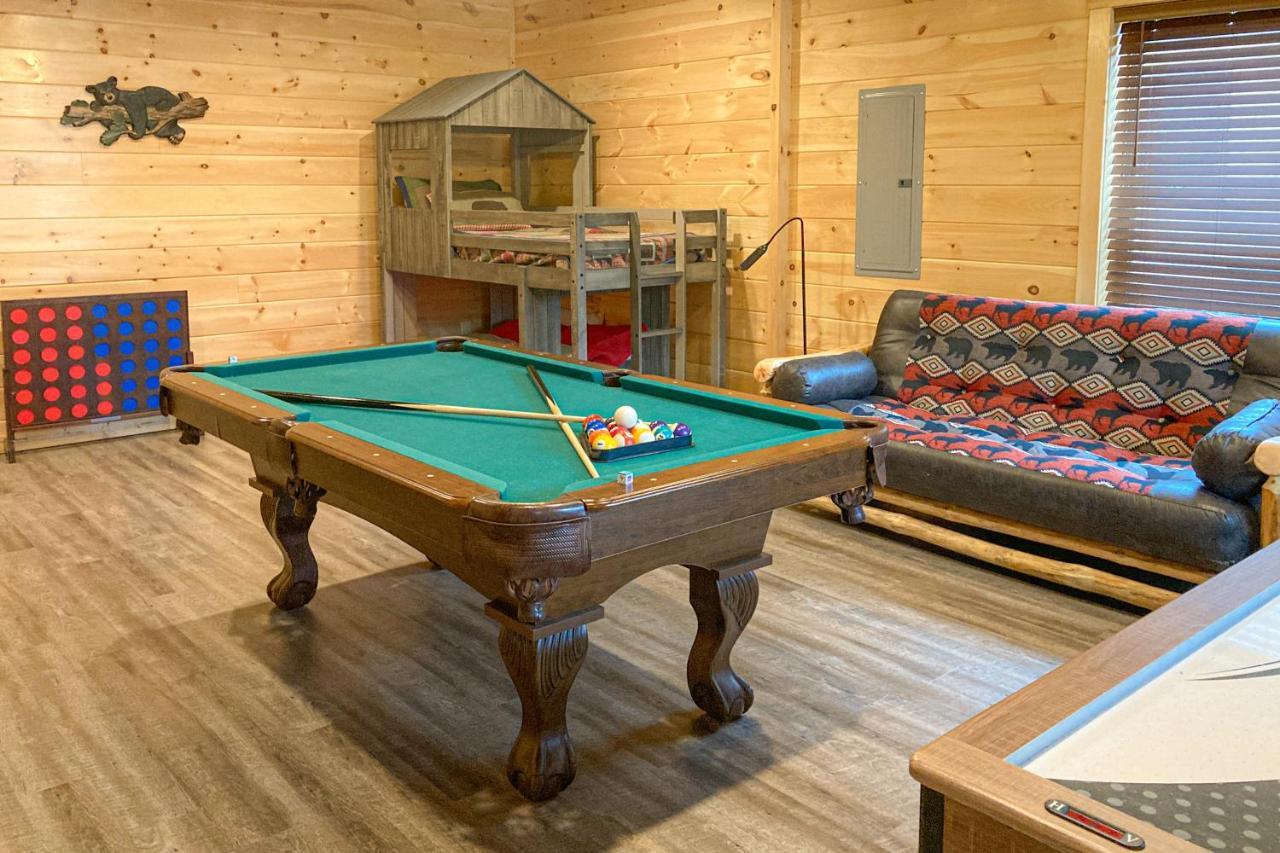 The Lazy Bear Villa Pigeon Forge Eksteriør billede